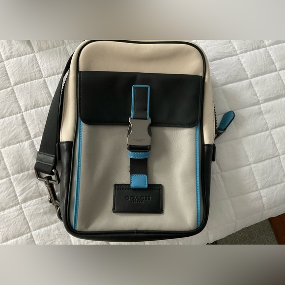 Genuine Coach Shoulder Bag - Picture 1 of 4